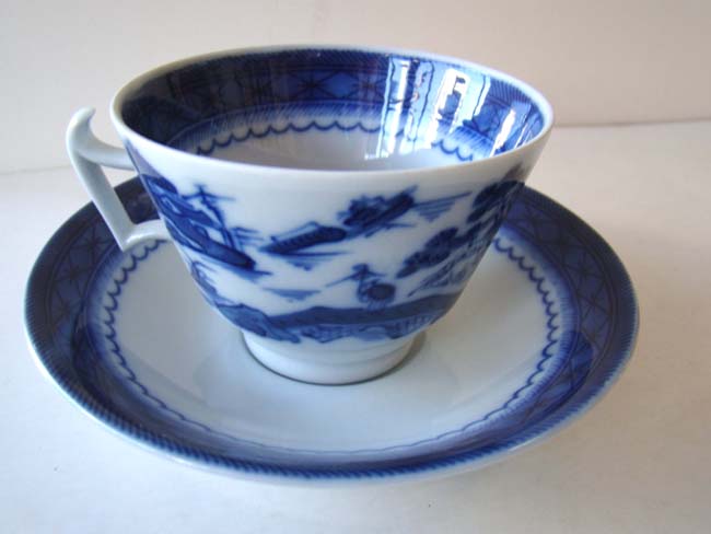 A Mottahedeh "CANTON" porcelain 41 piece dinner service, 20th century — image 5